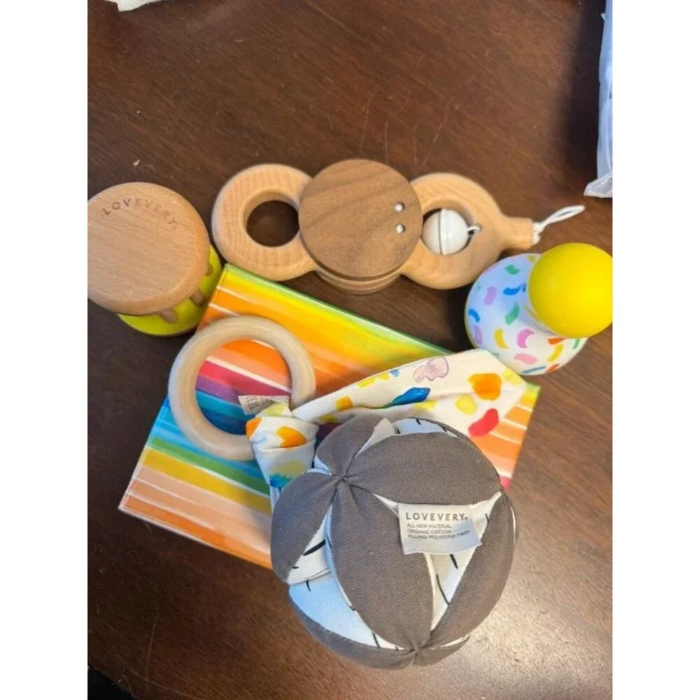 Lovevery newborn toys and flash cards